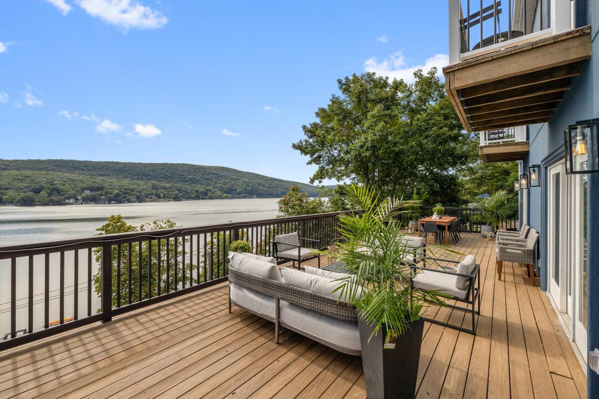 Lakeview House - Hot Tub - Firepit - Stunning Views - Spacious Deck - Cozy Living Room - Bar Greenwood Lake Экстерьер фото