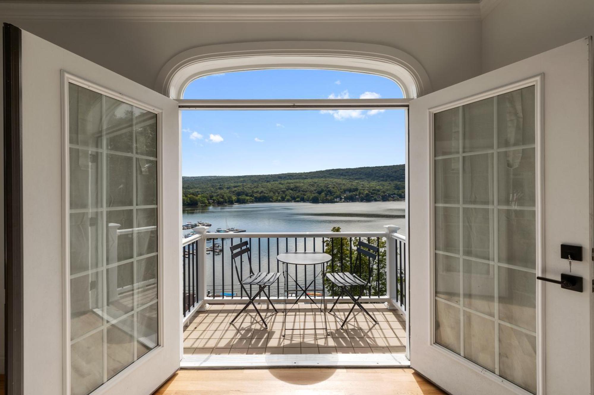 Lakeview House - Hot Tub - Firepit - Stunning Views - Spacious Deck - Cozy Living Room - Bar Greenwood Lake Экстерьер фото