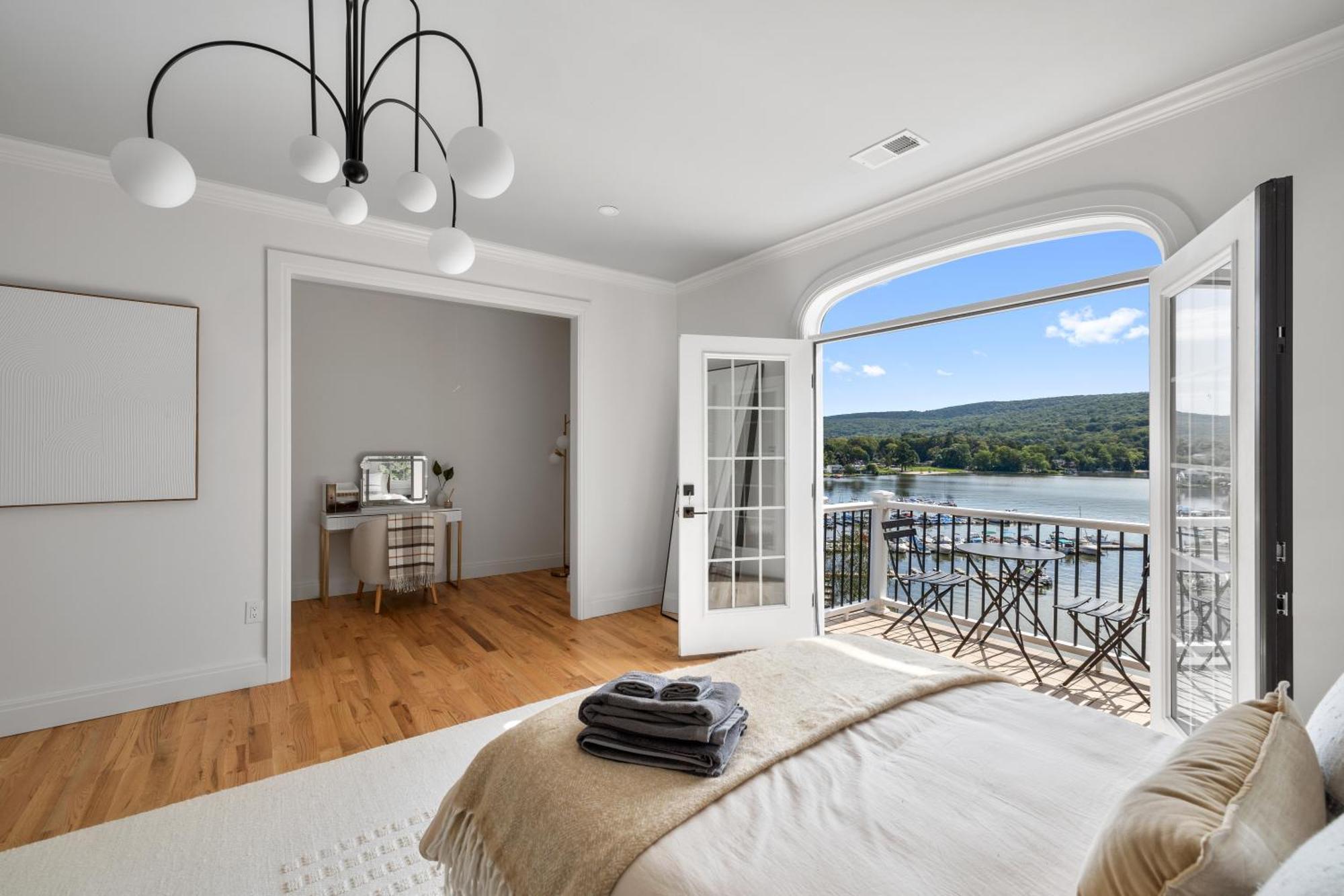Lakeview House - Hot Tub - Firepit - Stunning Views - Spacious Deck - Cozy Living Room - Bar Greenwood Lake Экстерьер фото